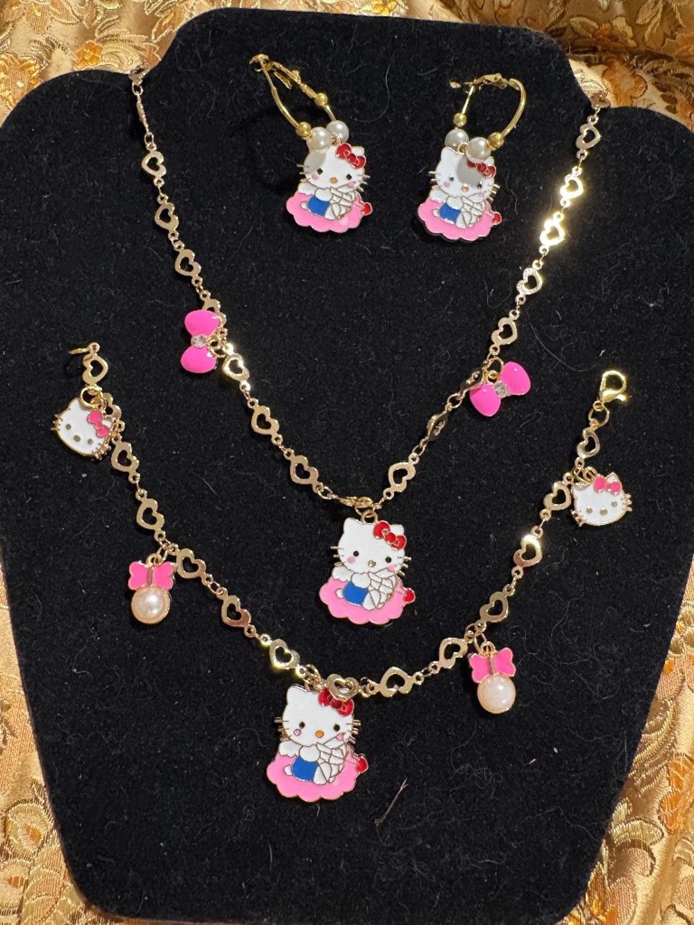 Hello Kitty Pink Heart Jewelry Set Necklace Bracelet Earrings 22” Gold Tone